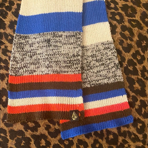 Volcom Striped Scarf - Picture 3 of 5